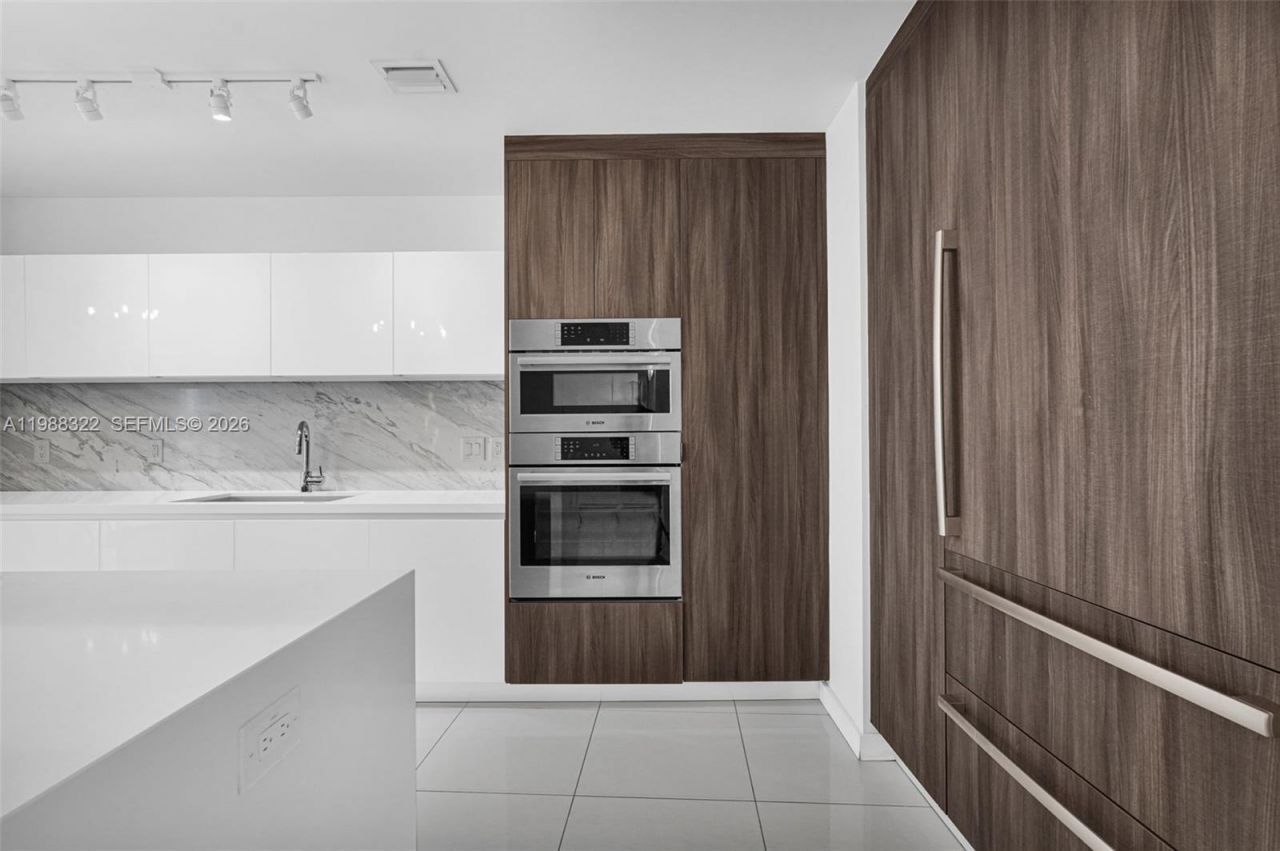 851 NE 1st Ave , Unit 2912, Miami, FL 33132 Photo