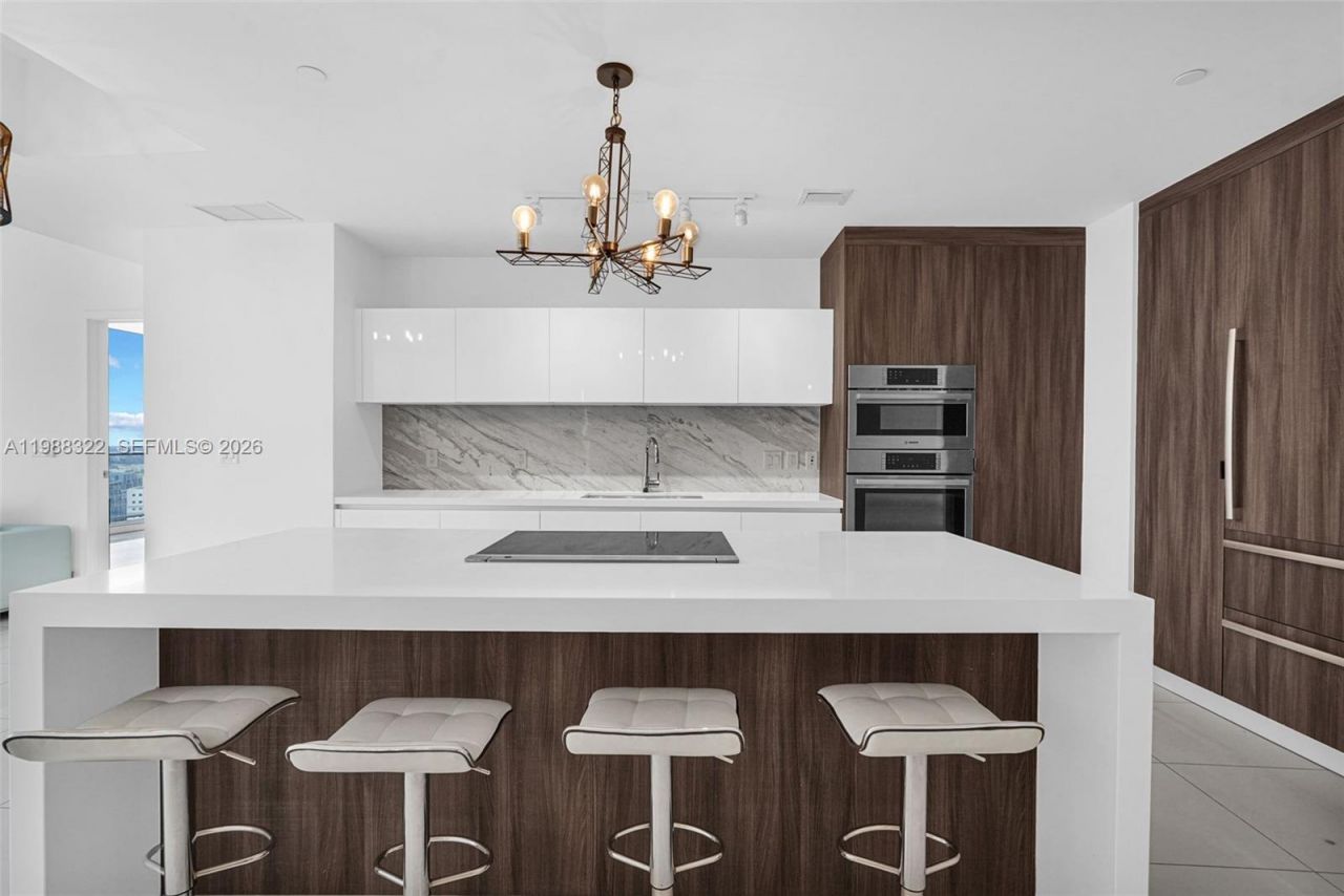 851 NE 1st Ave , Unit 2912, Miami, FL 33132 Photo