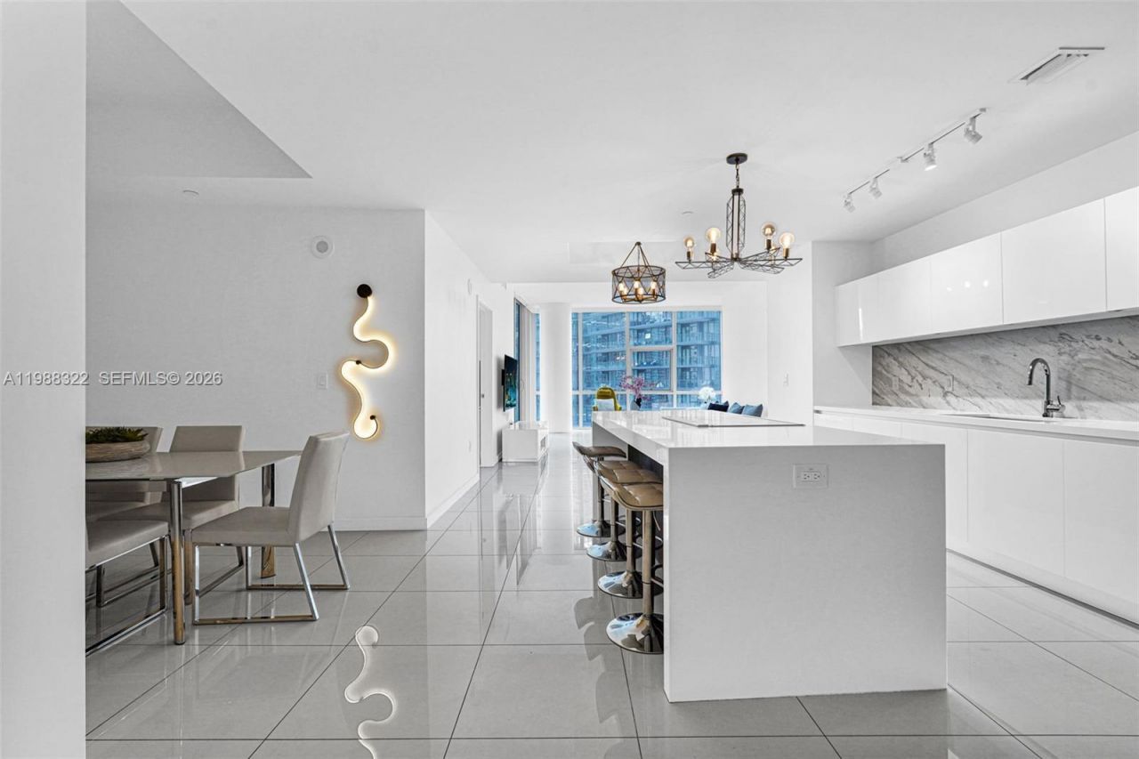 851 NE 1st Ave , Unit 2912, Miami, FL 33132 Photo