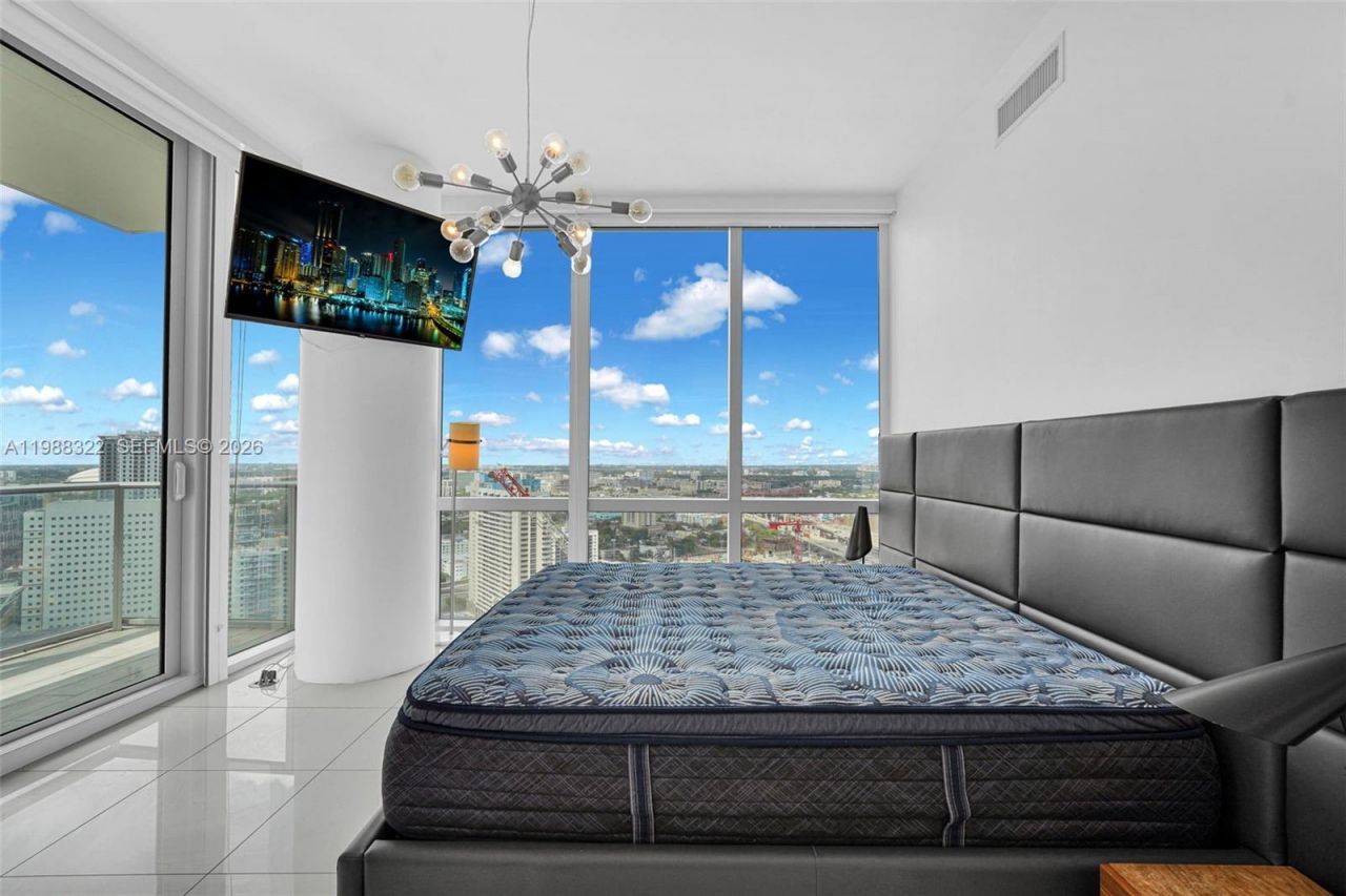 851 NE 1st Ave , Unit 2912, Miami, FL 33132 Photo