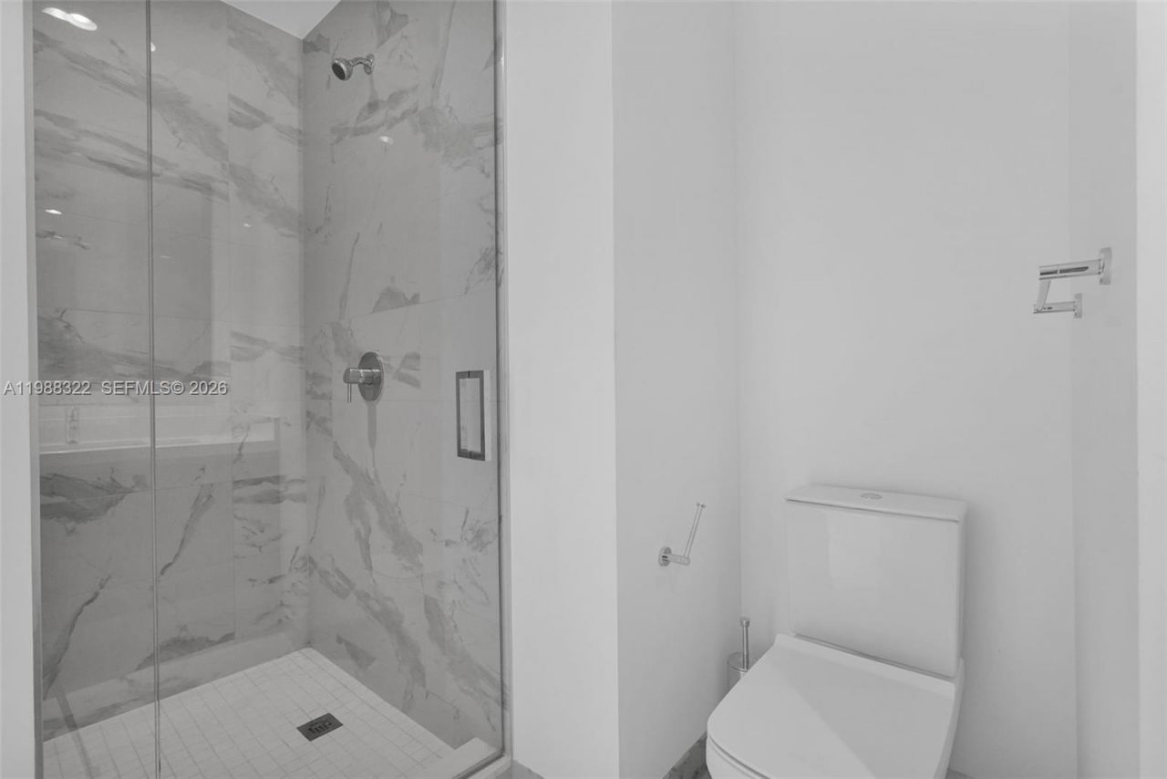 851 NE 1st Ave , Unit 2912, Miami, FL 33132 Photo