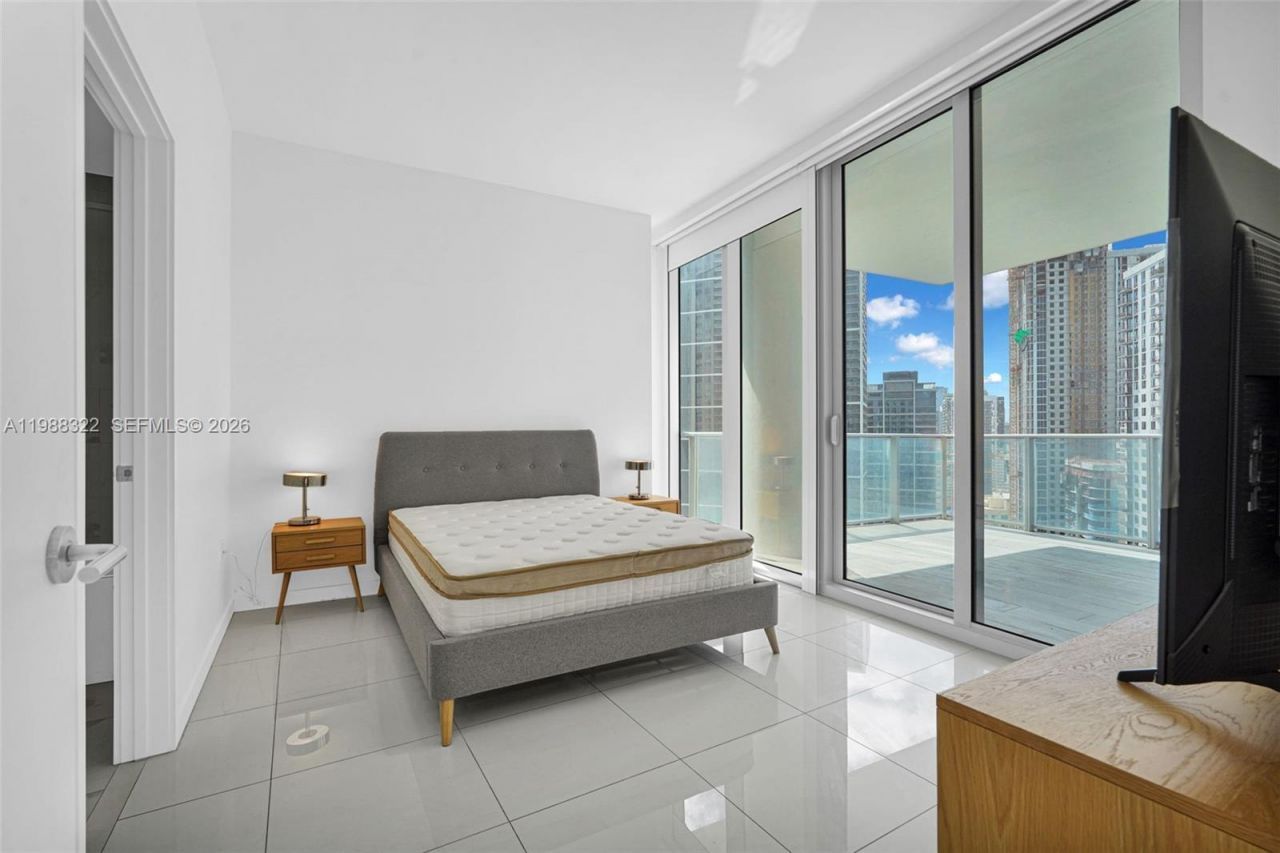 851 NE 1st Ave , Unit 2912, Miami, FL 33132 Photo