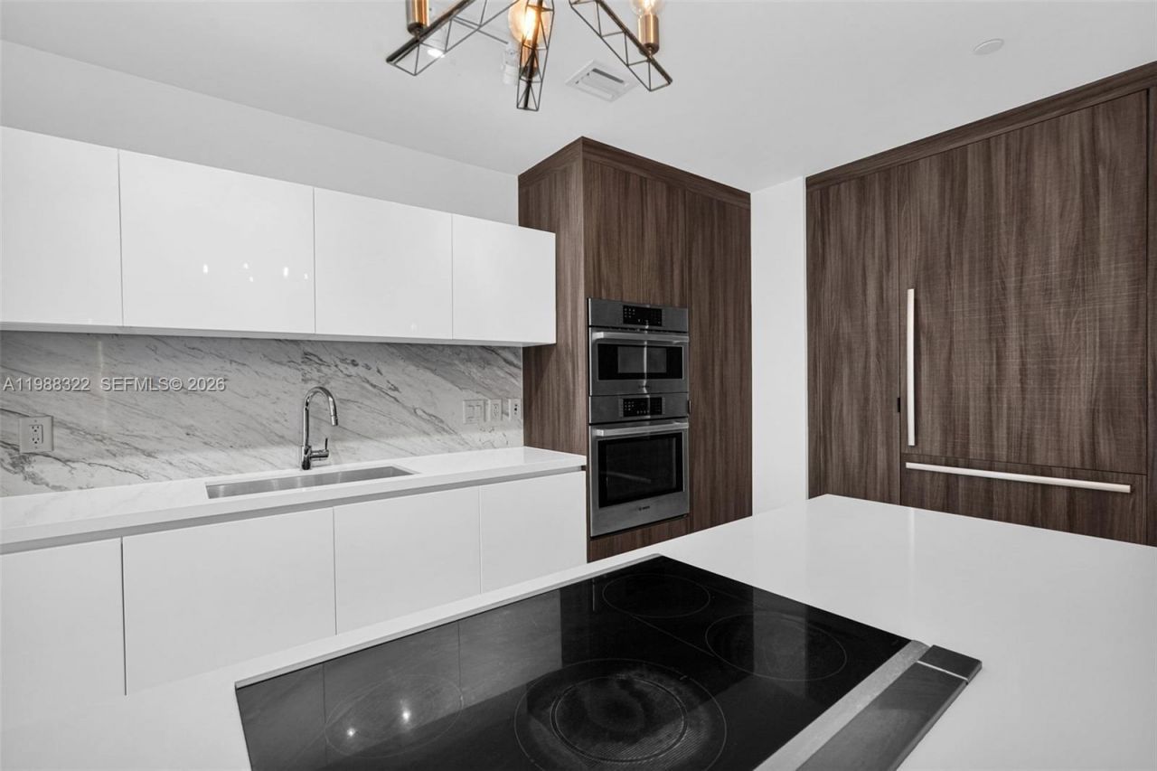 851 NE 1st Ave , Unit 2912, Miami, FL 33132 Photo