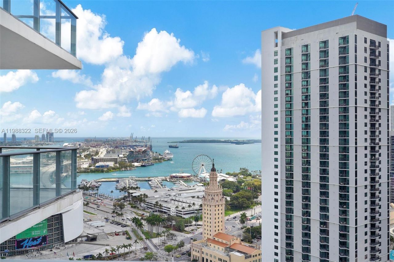 851 NE 1st Ave , Unit 2912, Miami, FL 33132 Photo