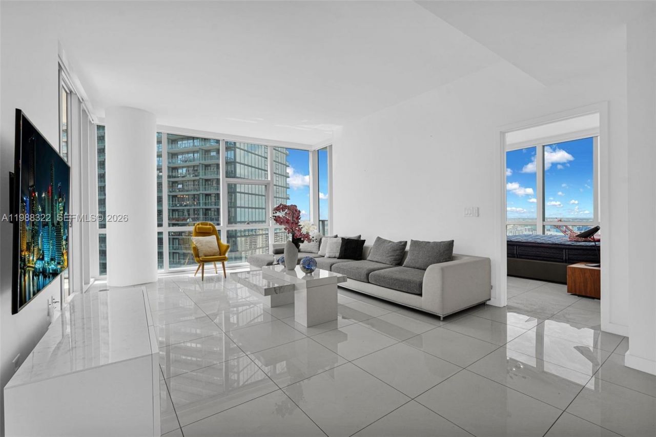 851 NE 1st Ave , Unit 2912, Miami, FL 33132 Photo