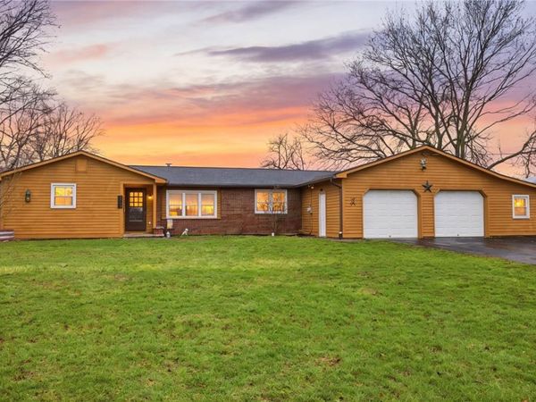 8549 North Road, Le Roy, NY 14482