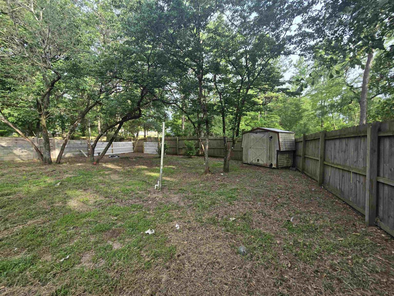 10381 Hardwick Rd. Photo 23