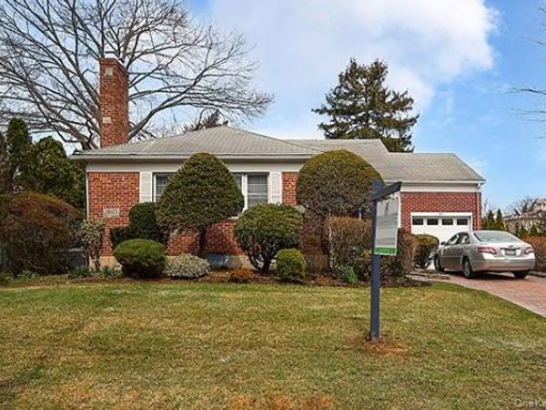 97 Vanderbilt Avenue , Manhasset, NY 11030