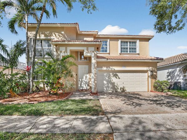 1294 NW 168th Avenue, Pembroke Pines, FL 33028