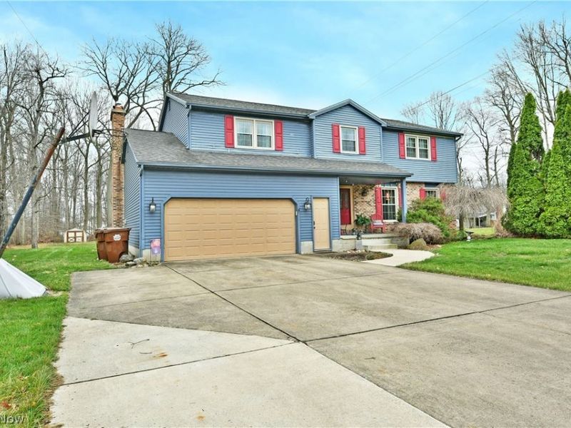 6389 Tara Drive, Youngstown, OH 44514 Photo 2