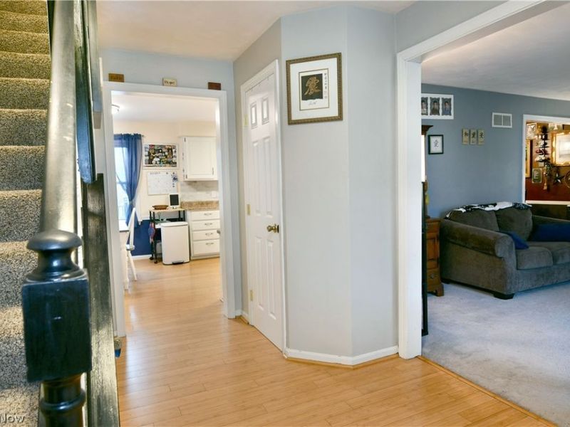 6389 Tara Drive, Youngstown, OH 44514 Photo 4