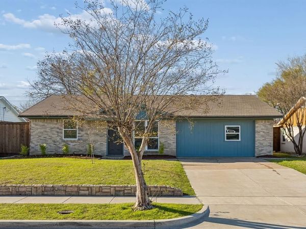 1914 Lawndale Drive , Carrollton, TX 75006