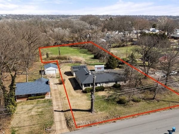 3666 McKibbon Road, St Louis, MO 63114