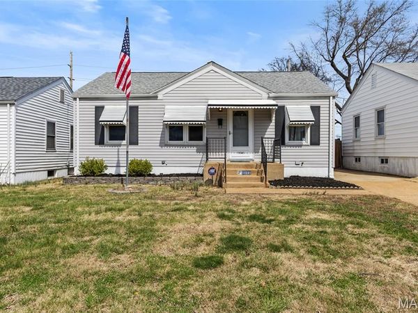 11041 Saint Pius Lane, St Ann, MO 63074