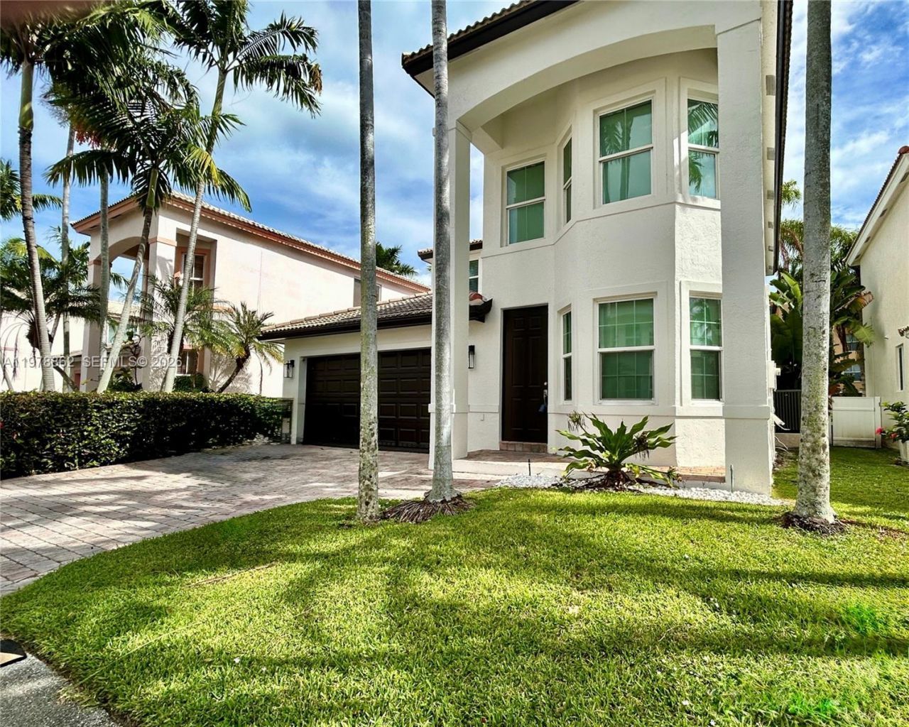 208 SE 15th St, Dania Beach, FL 33004 Photo