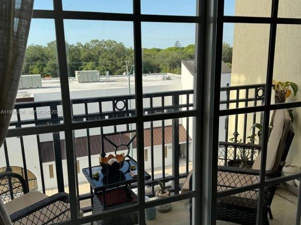 5271 SW 8th St , Unit 405, Miami, FL 33134