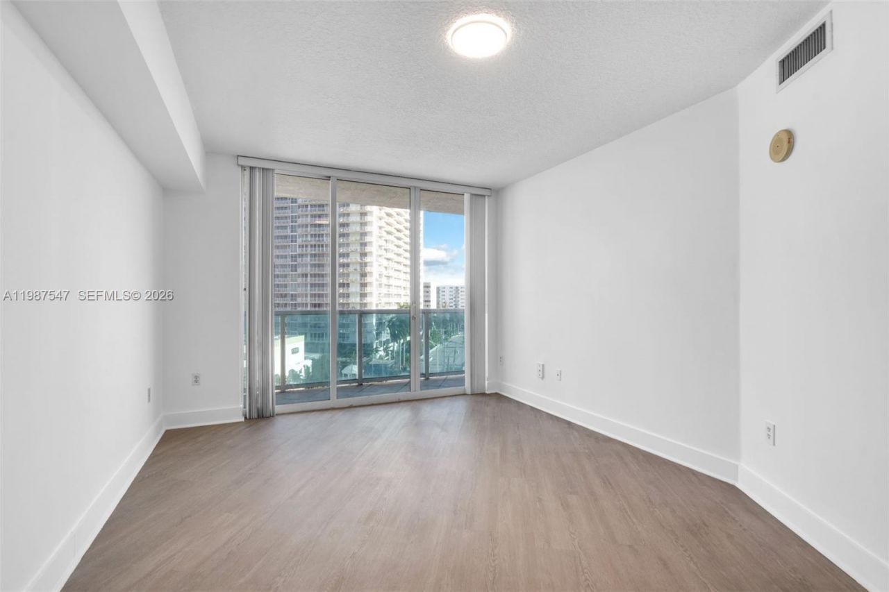 1881 79th St Cswy , Unit 705, North Bay Village, FL 33141 Photo