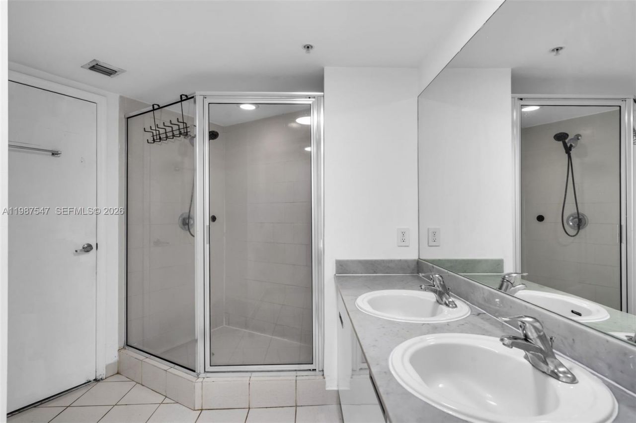 1881 79th St Cswy , Unit 705, North Bay Village, FL 33141 Photo