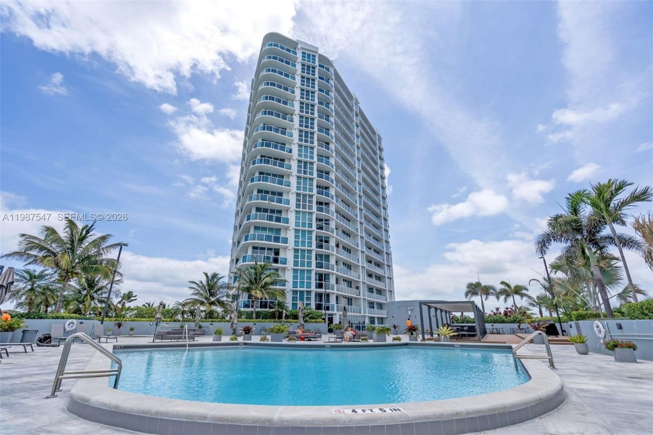 1881 79th St Cswy , Unit 705, North Bay Village, FL 33141 Photo