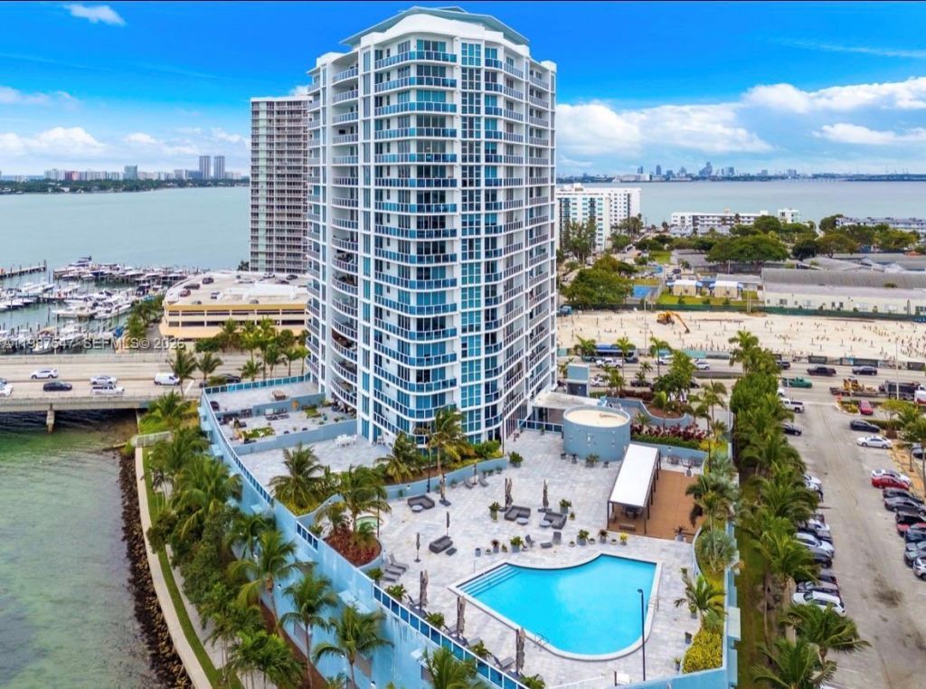 1881 79th St Cswy , Unit 705, North Bay Village, FL 33141 Photo