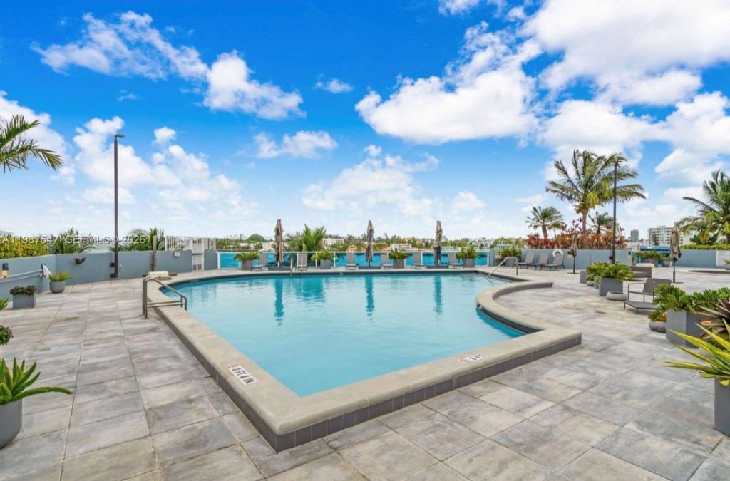 1881 79th St Cswy , Unit 705, North Bay Village, FL 33141 Photo