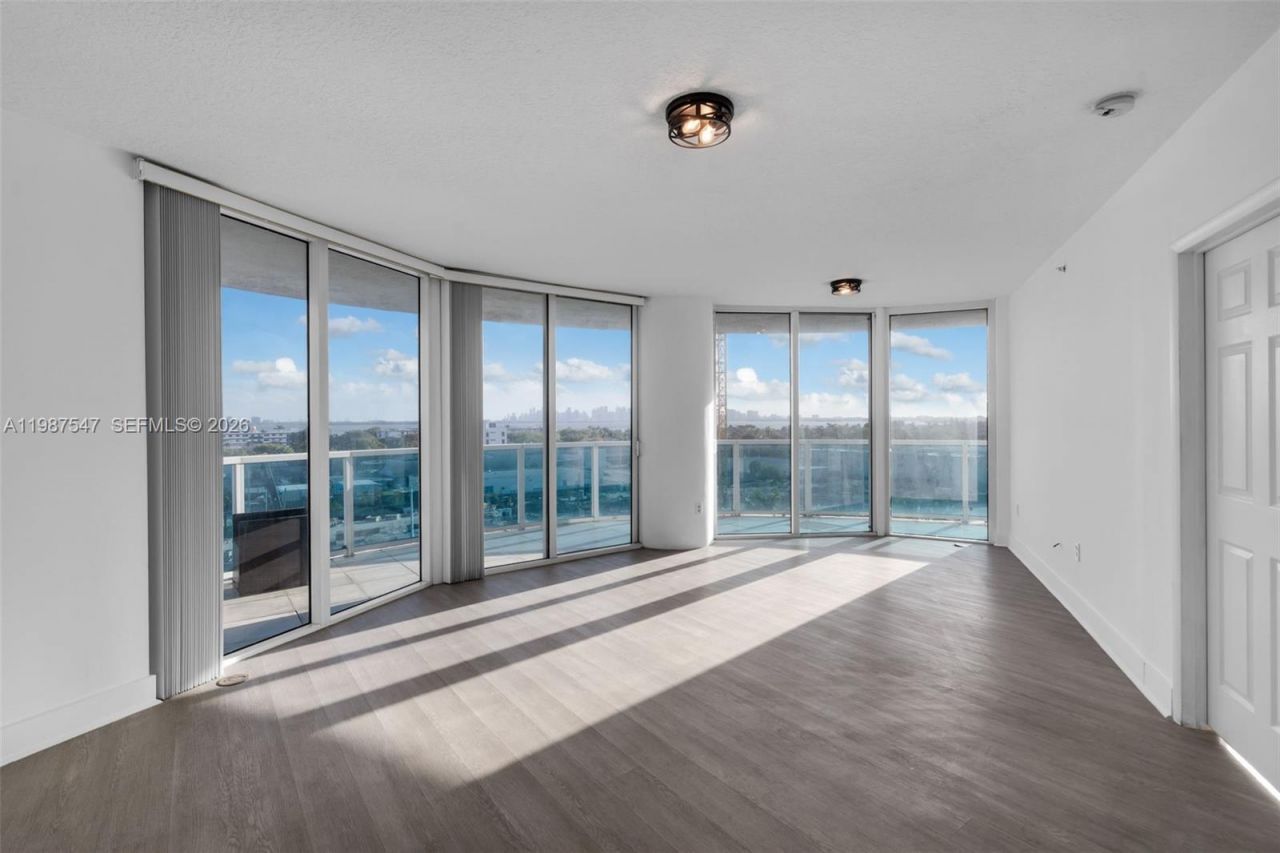 1881 79th St Cswy , Unit 705, North Bay Village, FL 33141 Photo