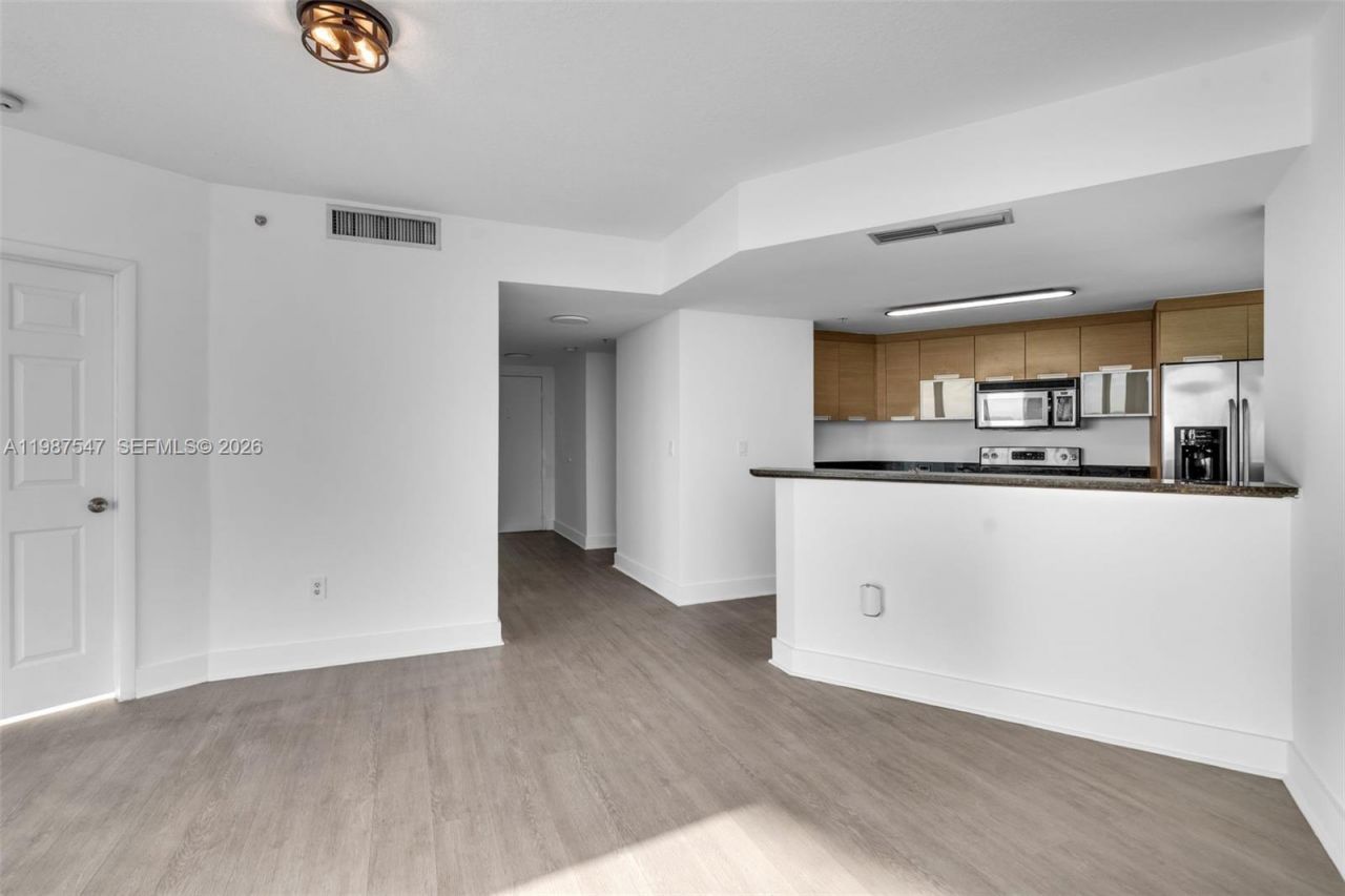 1881 79th St Cswy , Unit 705, North Bay Village, FL 33141 Photo