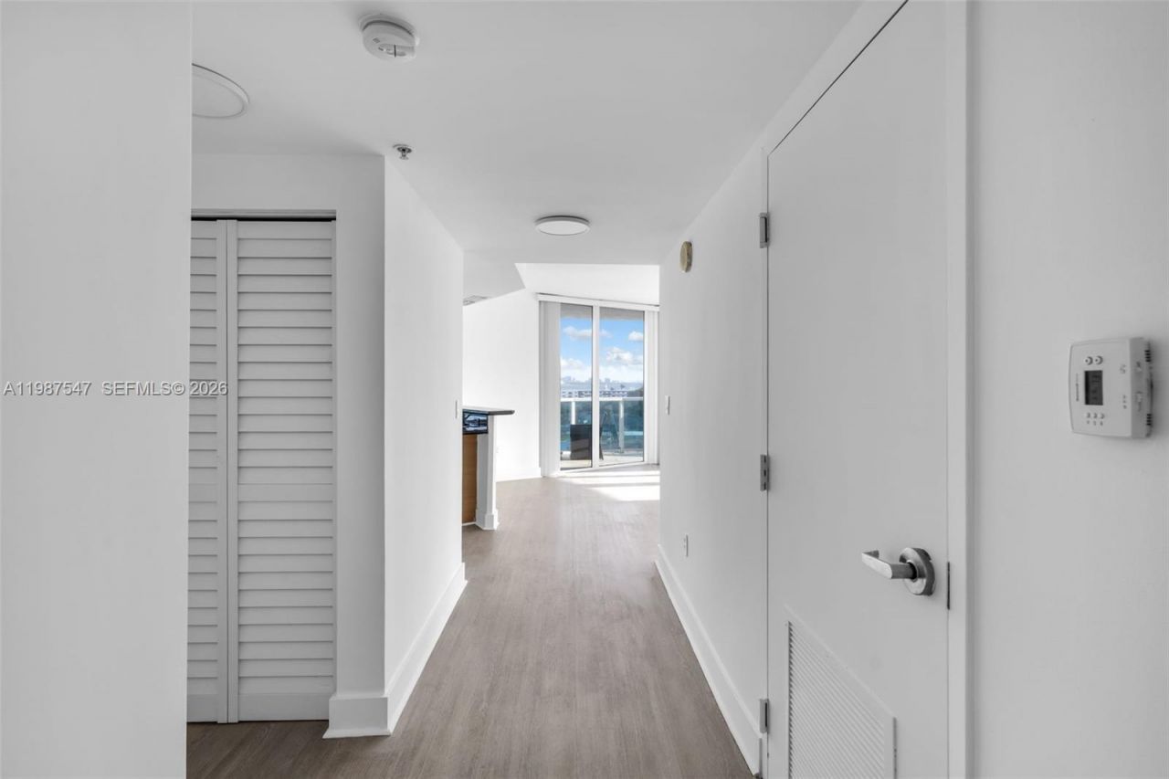 1881 79th St Cswy , Unit 705, North Bay Village, FL 33141 Photo