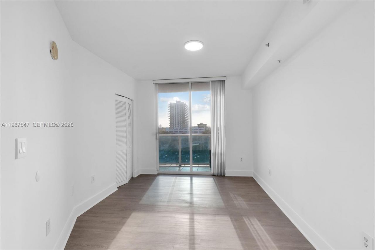 1881 79th St Cswy , Unit 705, North Bay Village, FL 33141 Photo