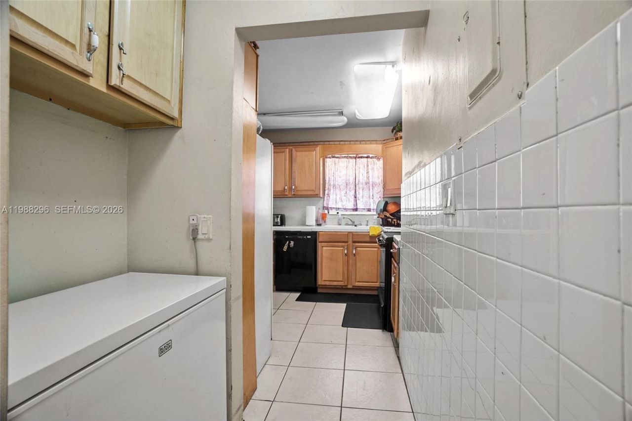 5850 Lincoln St , Hollywood, FL 33021 Photo