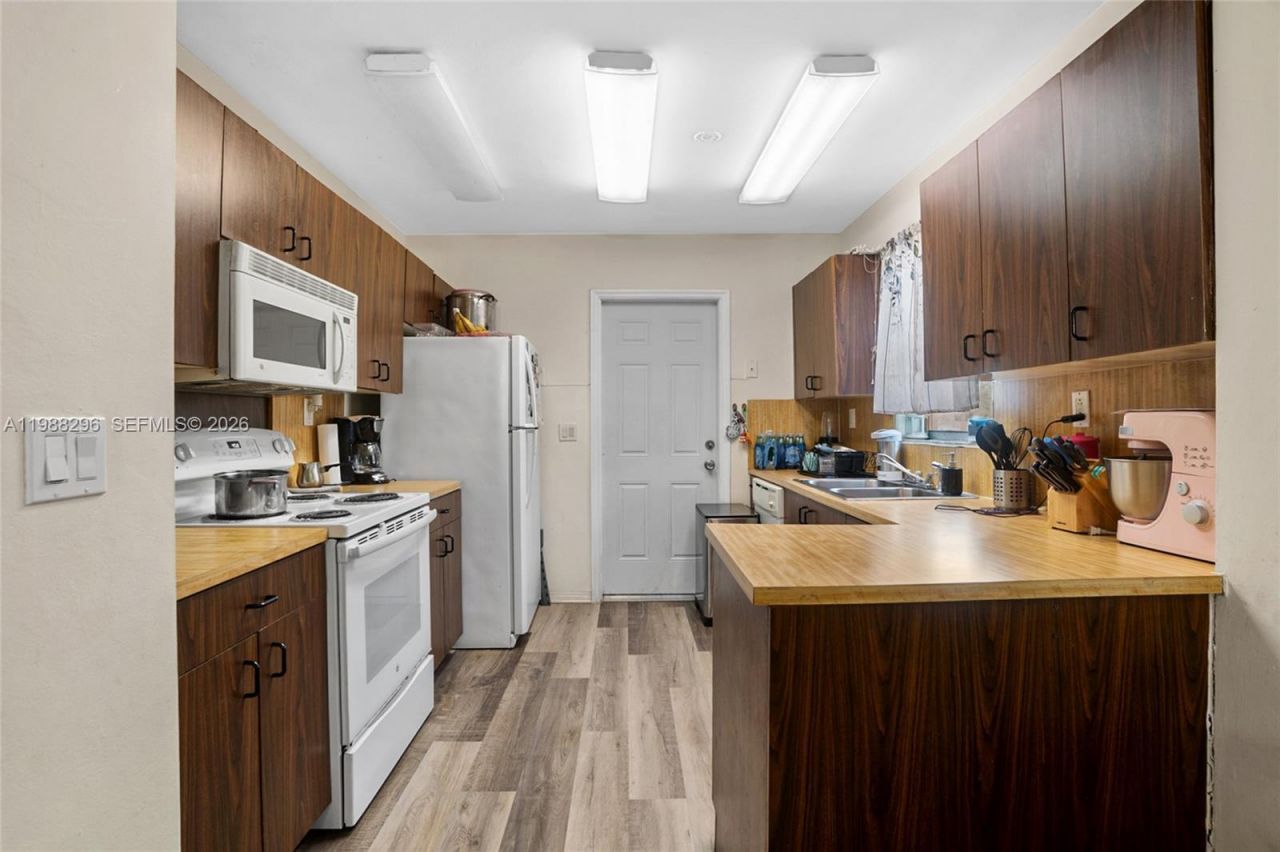 5850 Lincoln St , Hollywood, FL 33021 Photo