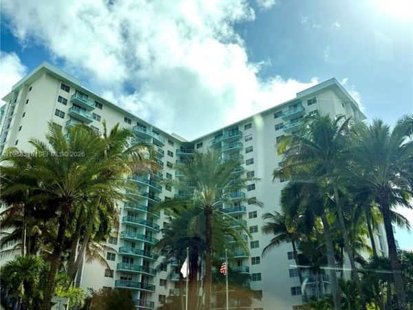 3901 S Ocean Dr, Unit 5W, Hollywood, FL 33019