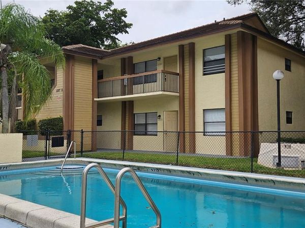 11323 Royal Palm Blvd , Unit D-2, Coral Springs, FL 33065