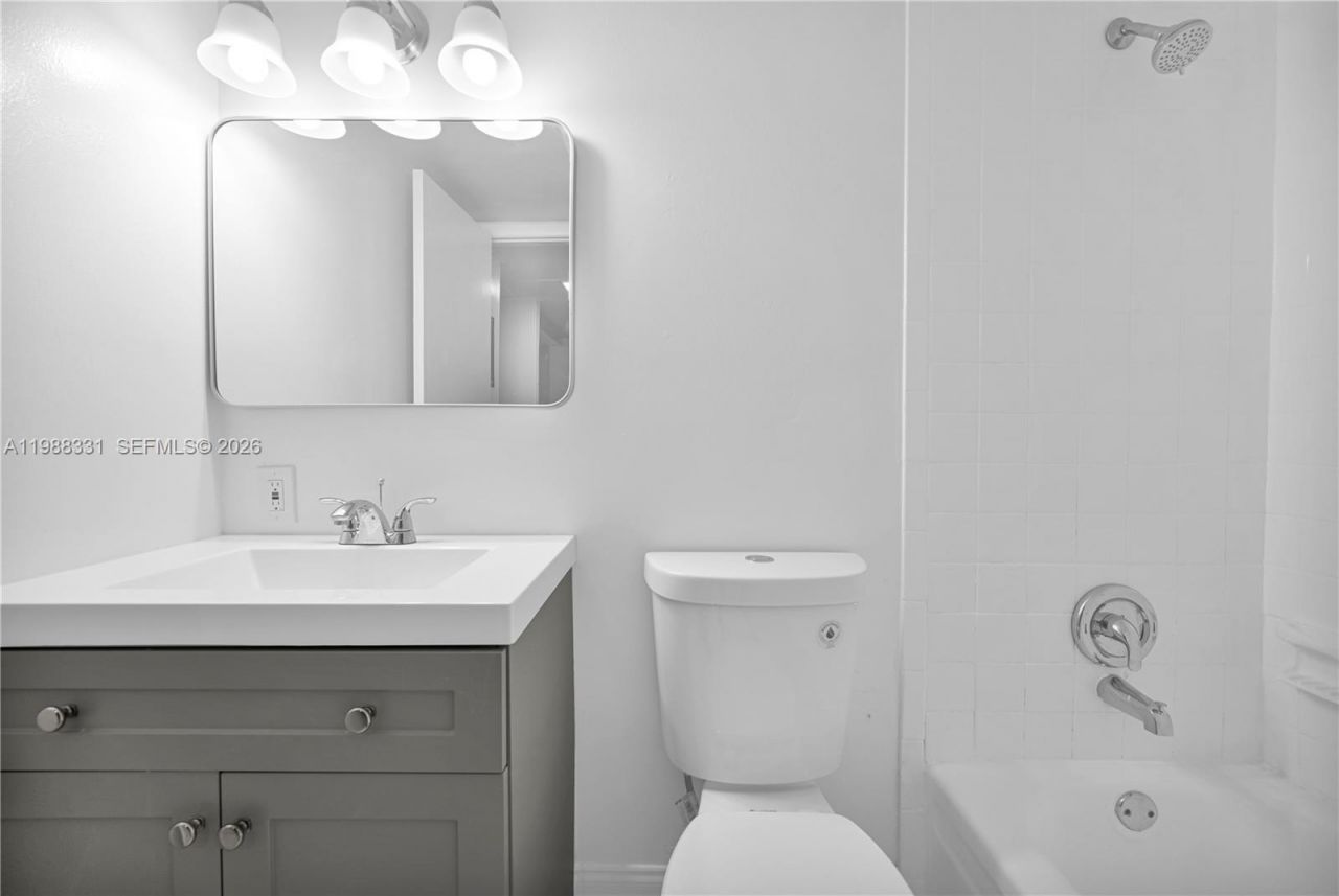 7550 Stirling Rd , Unit V111, Davie, FL 33024 Photo