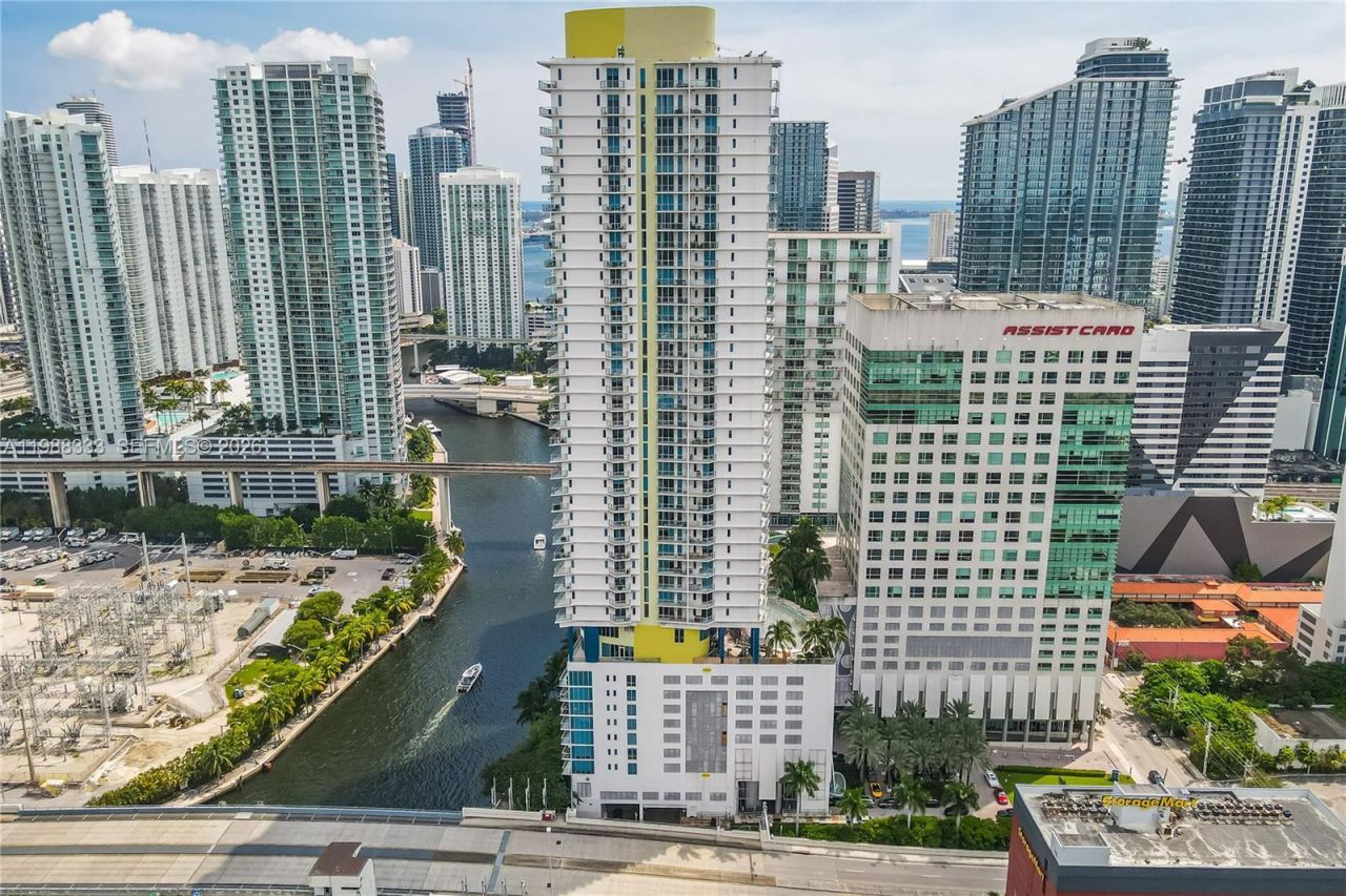 185 SW 7th St, Unit 3210, Miami, FL 33130 Photo