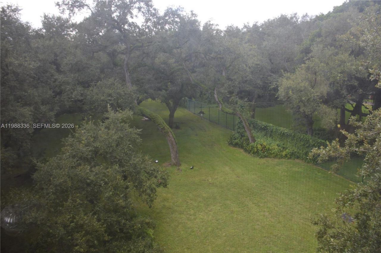 461 Ives Dairy Rd , Unit 404-2, Miami, FL 33179 Photo