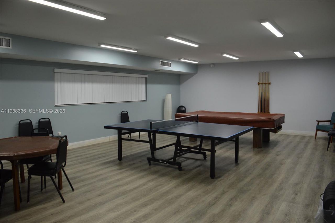 461 Ives Dairy Rd , Unit 404-2, Miami, FL 33179 Photo