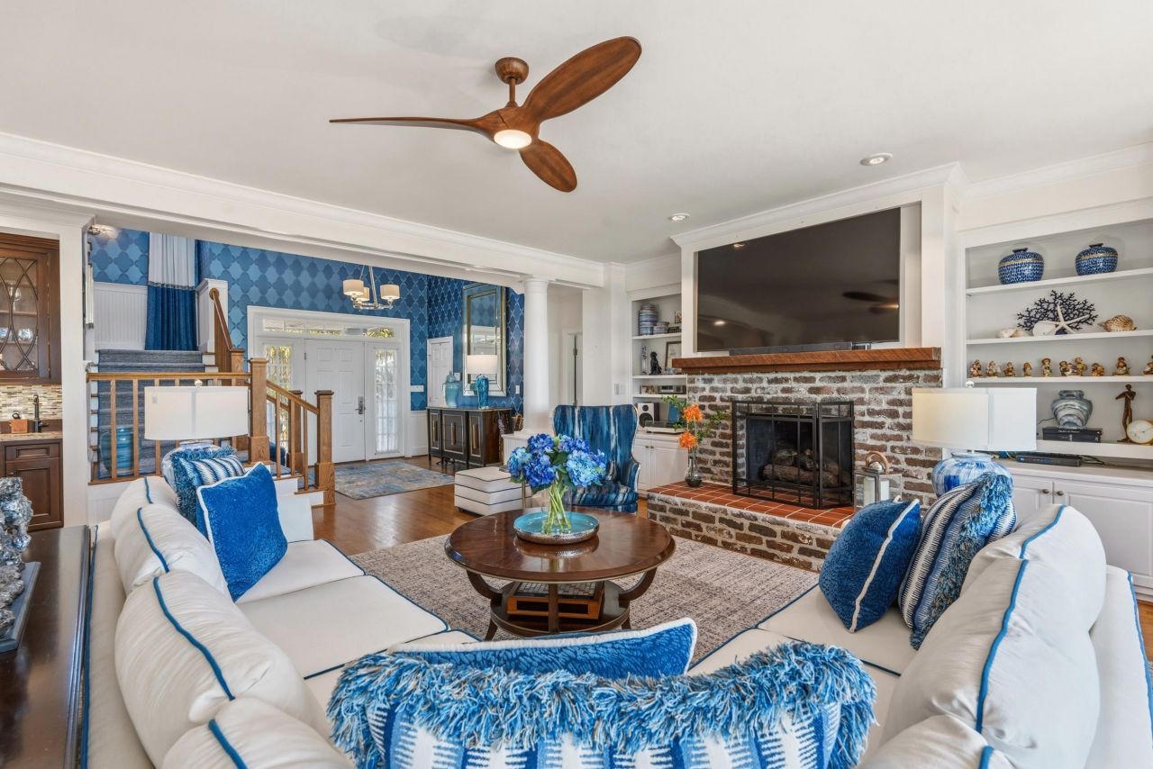 7906 Beach Dr.  Photo 14