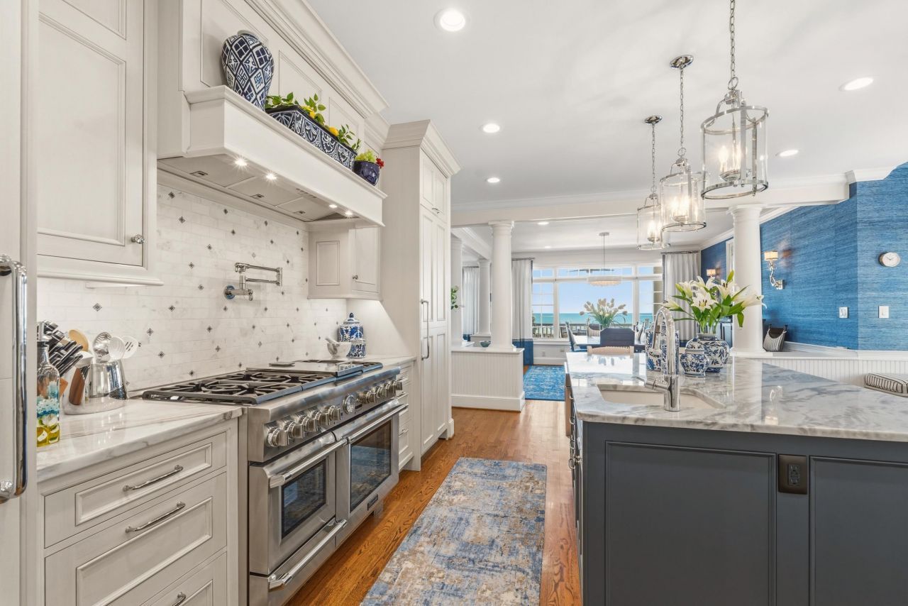 7906 Beach Dr.  Photo 24