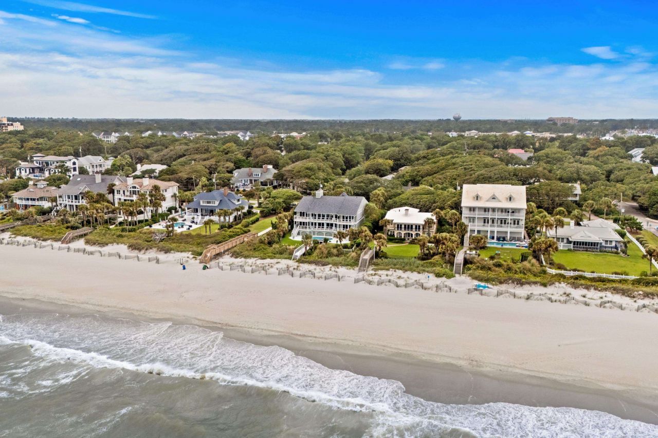 7906 Beach Dr.  Photo 4