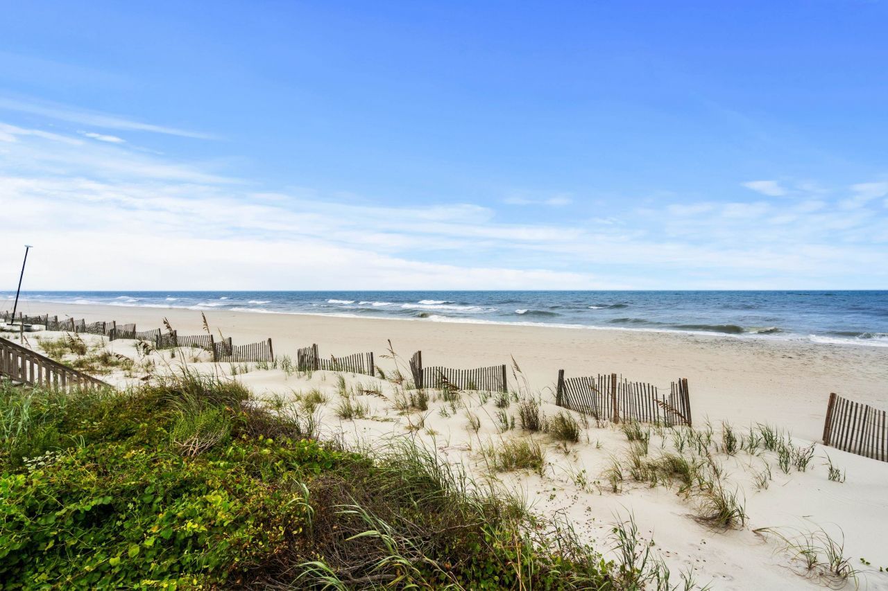 7906 Beach Dr.  Photo 5