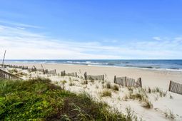 7906 Beach Dr.  photo 4