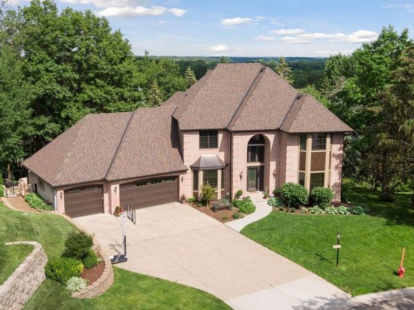 685 Valley View Court, Shoreview, MN 55126