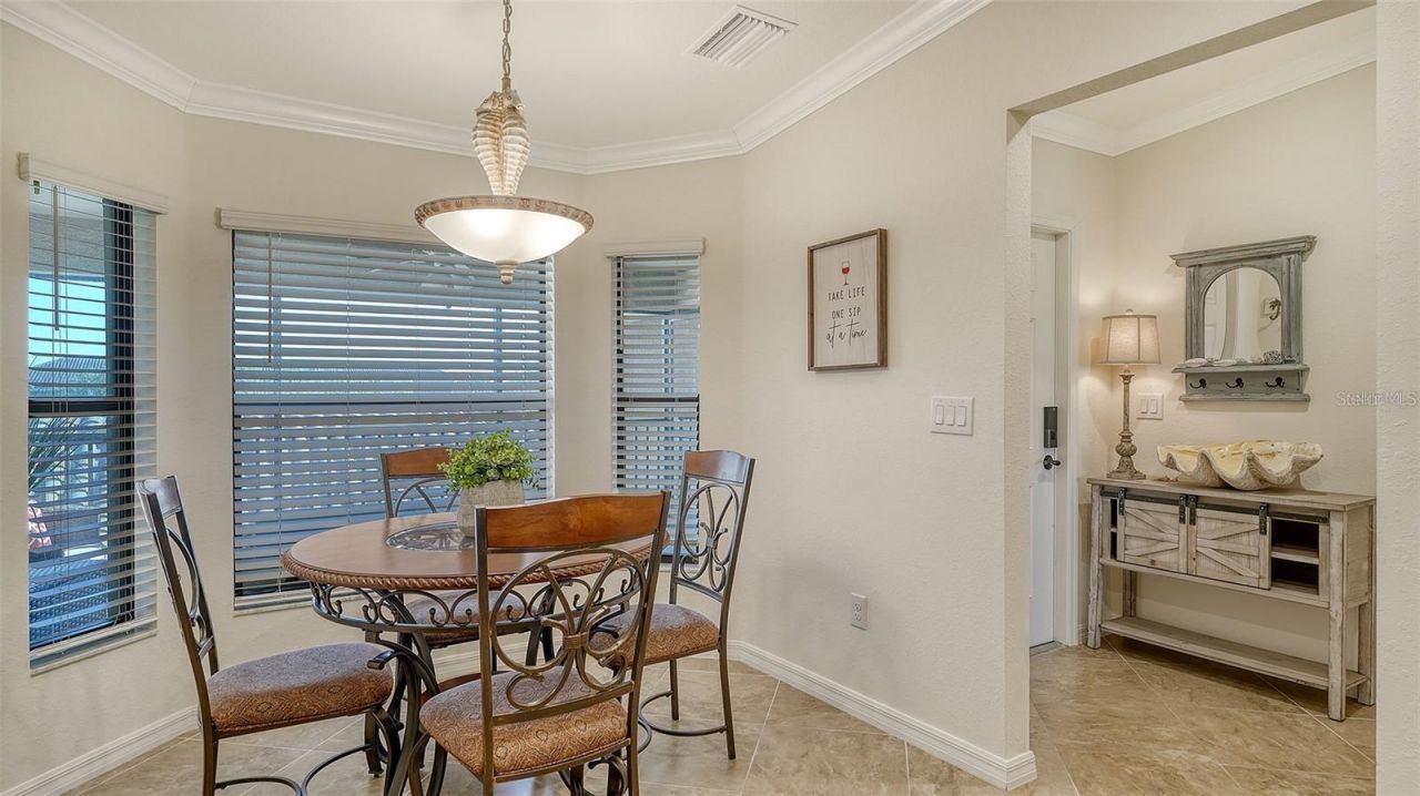 5537 Palmer Circle, Unit 201, Bradenton, FL 34211 Photo