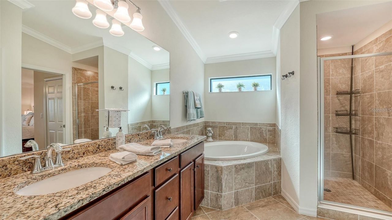 5537 Palmer Circle, Unit 201, Bradenton, FL 34211 Photo