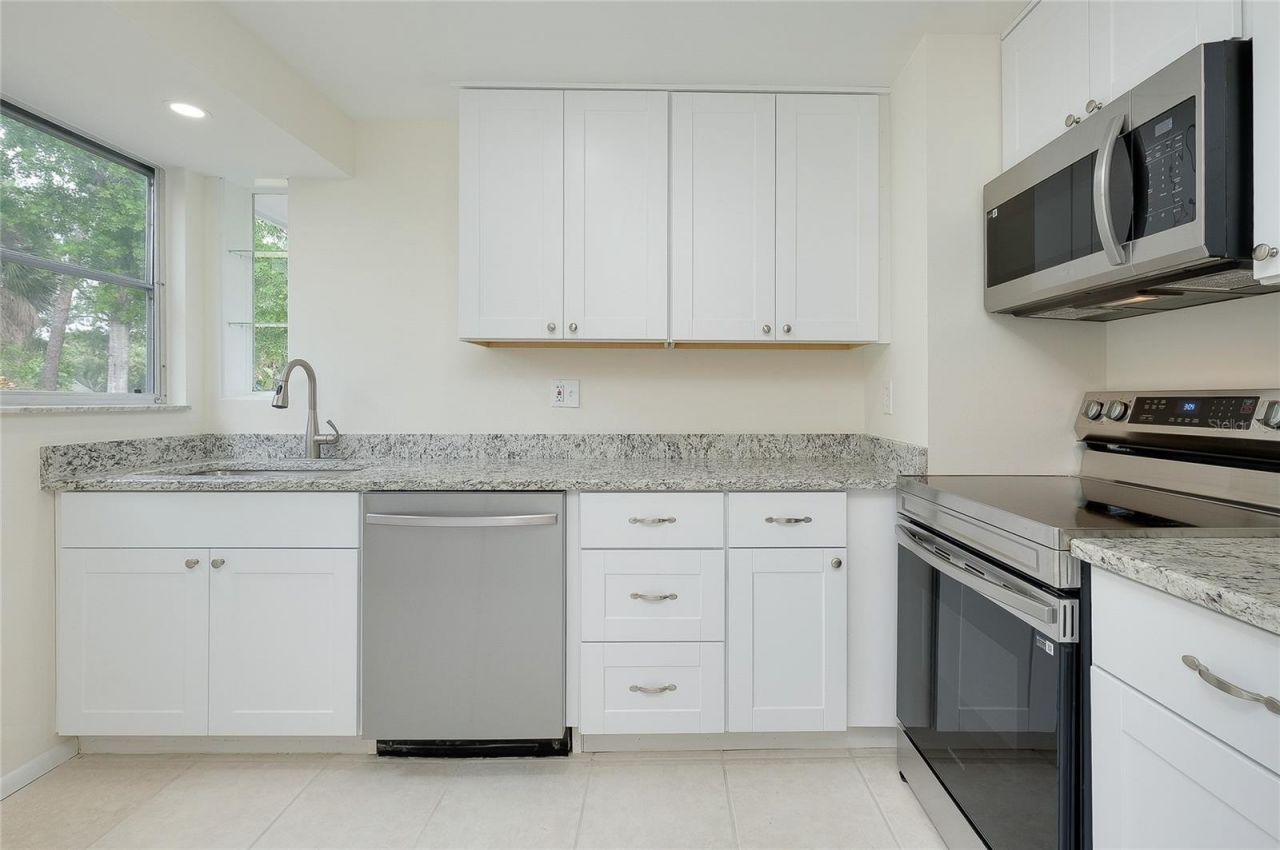 470 Artists Avenue , Englewood, FL 34223 Photo