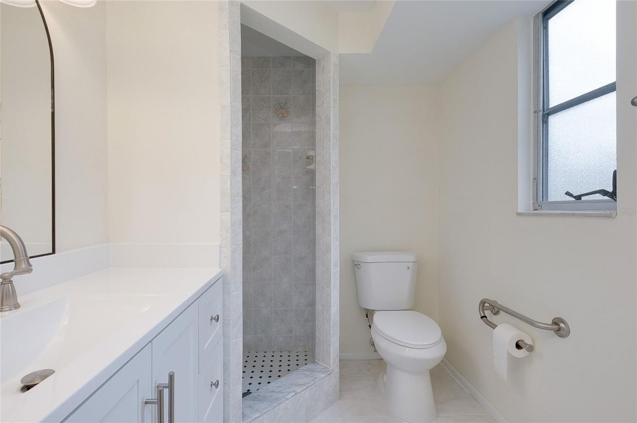 470 Artists Avenue , Englewood, FL 34223 Photo