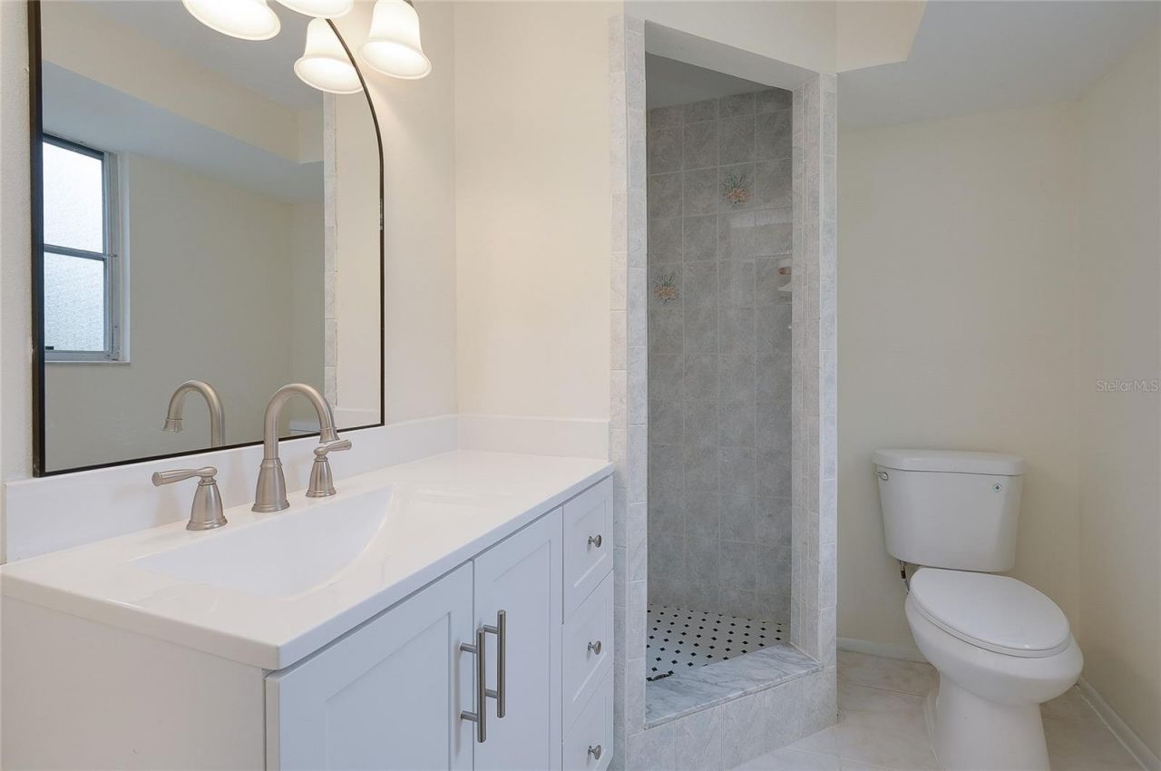 470 Artists Avenue , Englewood, FL 34223 Photo