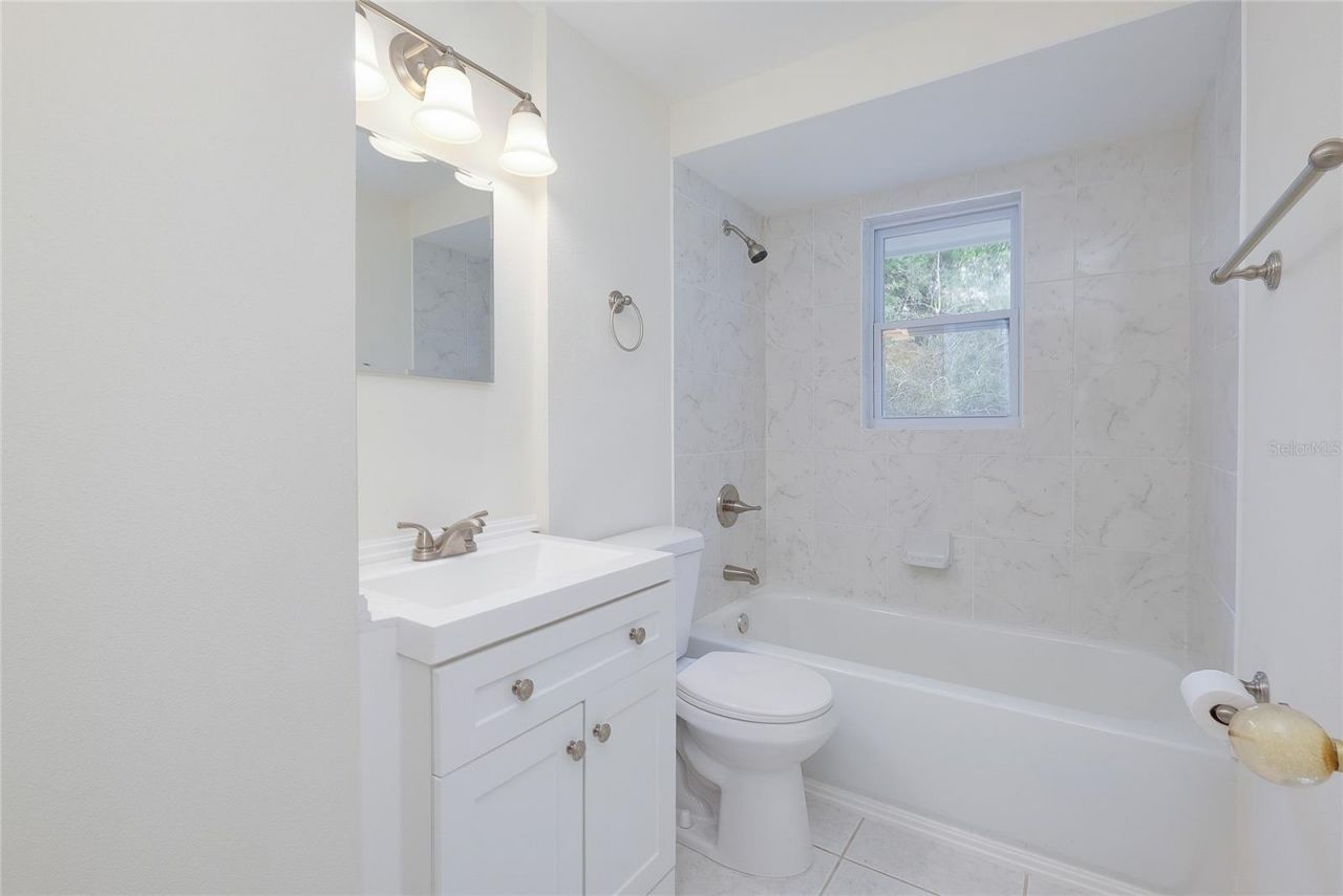 470 Artists Avenue , Englewood, FL 34223 Photo