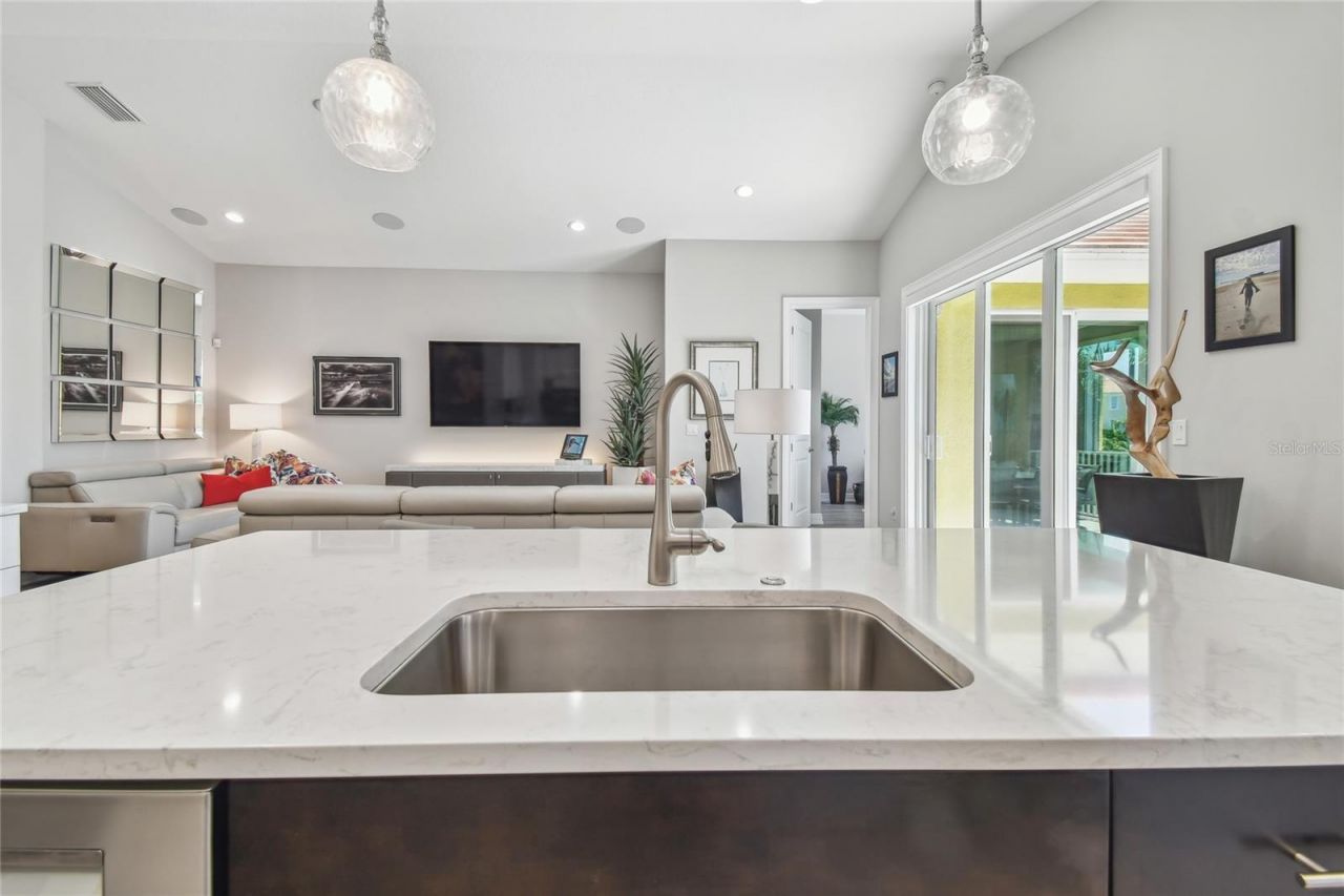 17 Franklin Court S, Unit C, Saint Petersburg, FL 33711 Photo